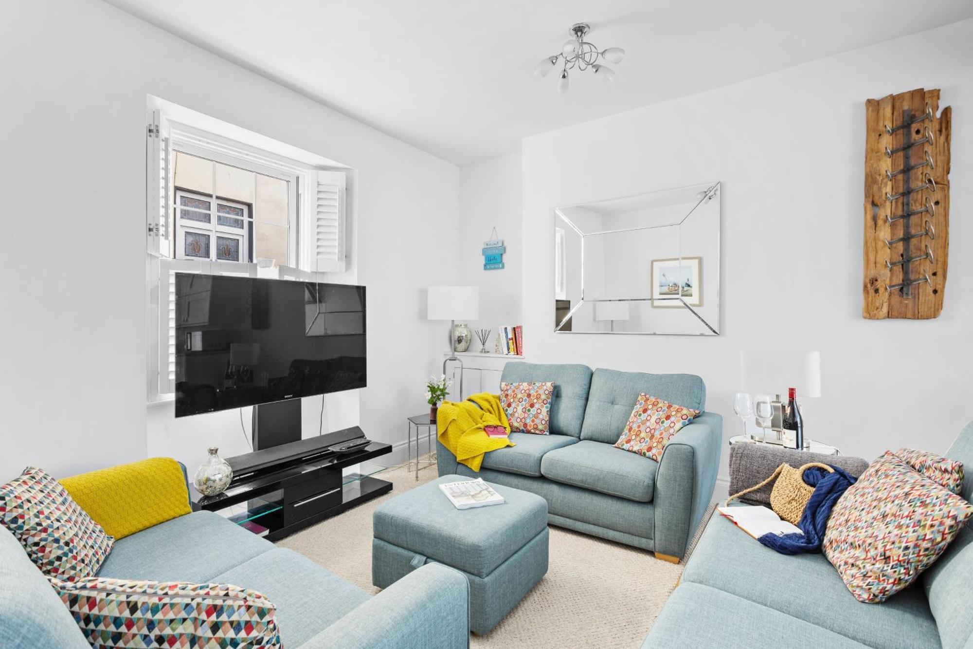 10 Clarence Hill - Elegant Town House With Outside Space * Dartmouth